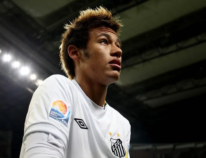 Neymar défendu par son coach