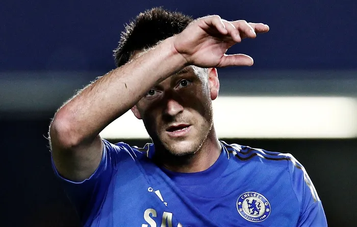 John Terry revient, marque, puis repart