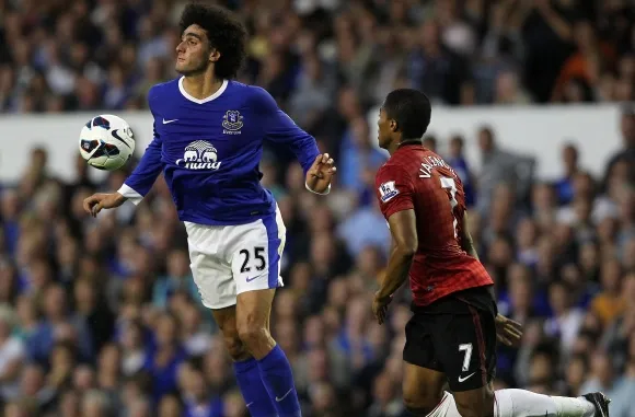 Chelsea et Paris observent Fellaini