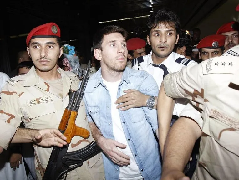 Photo: Messi et les militaires