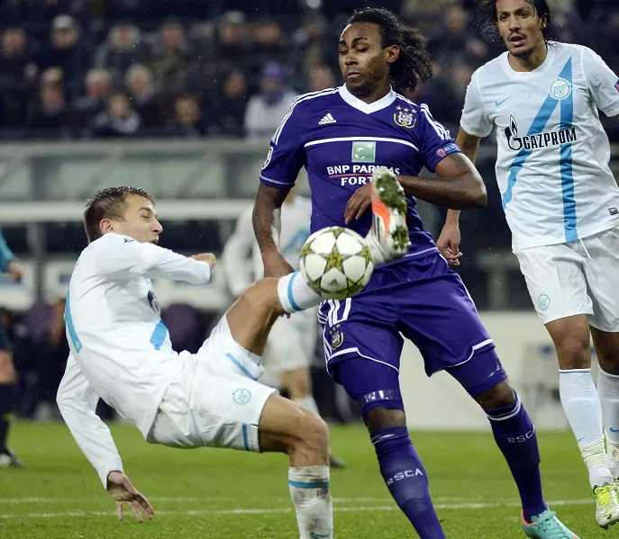 Un joueur tabasse par jalousie