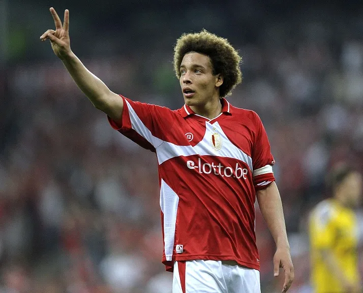 Elle a tenté de faire chanter Witsel