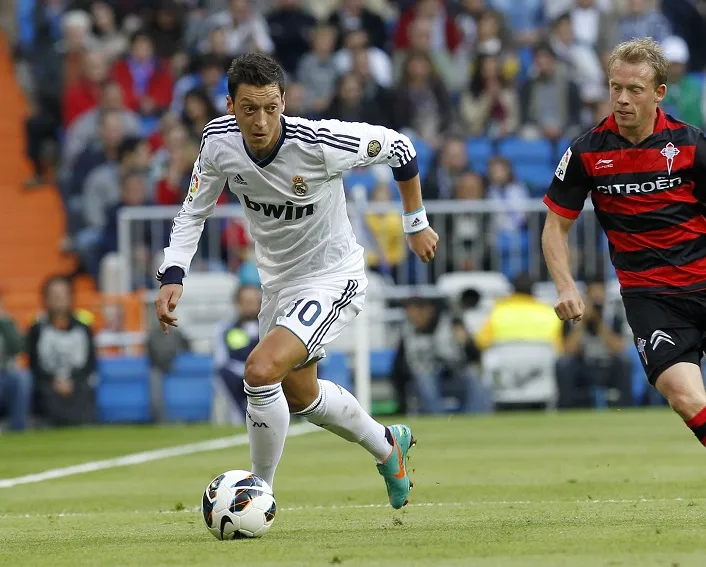 Özil a un problème de chaussures