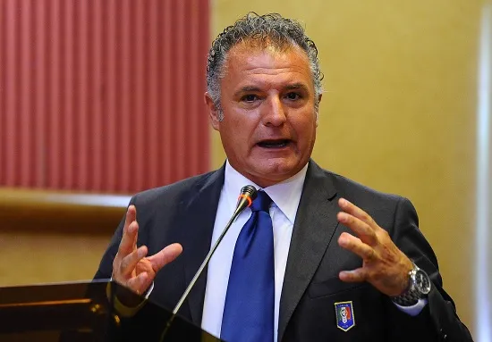 Le patron des arbitres italiens s&rsquo;excuse