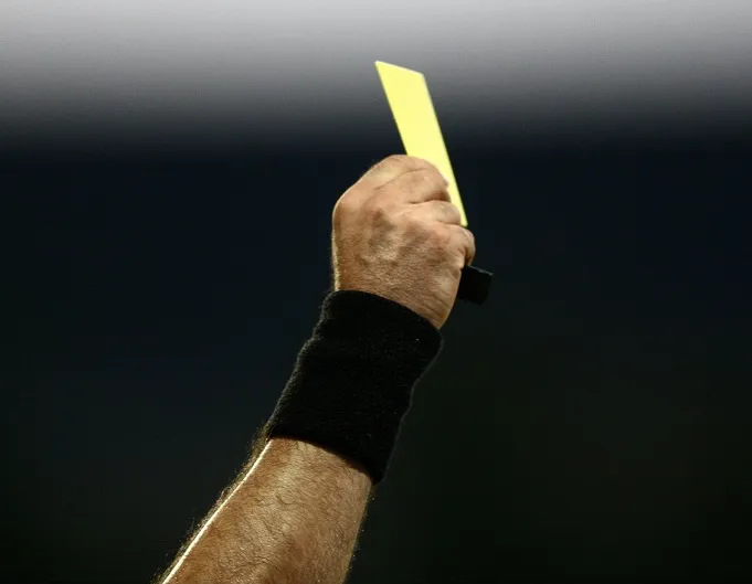 Carton jaune pour pause-pipi