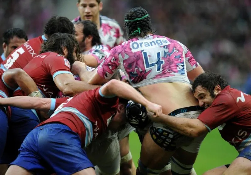 Pourquoi le football est-il meilleur que le rugby ?