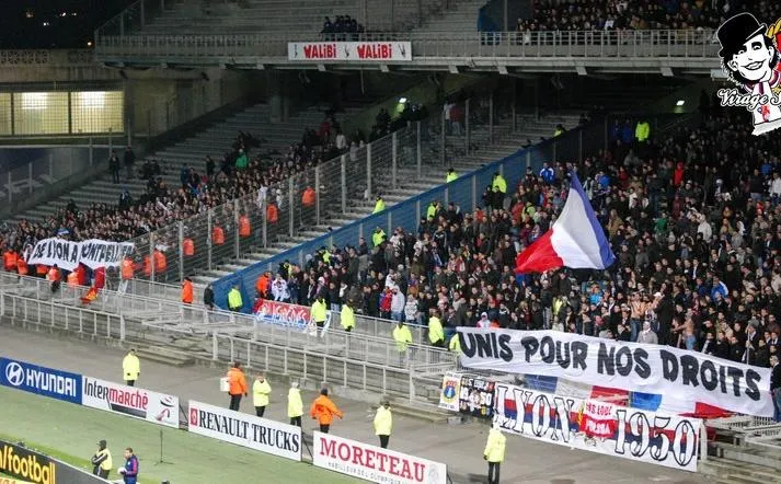 Photo : Banderole commune Lyon/Montpellier