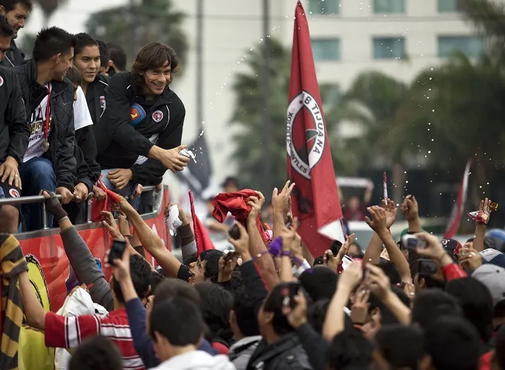 Tijuana champion à épines, Cruyff viré