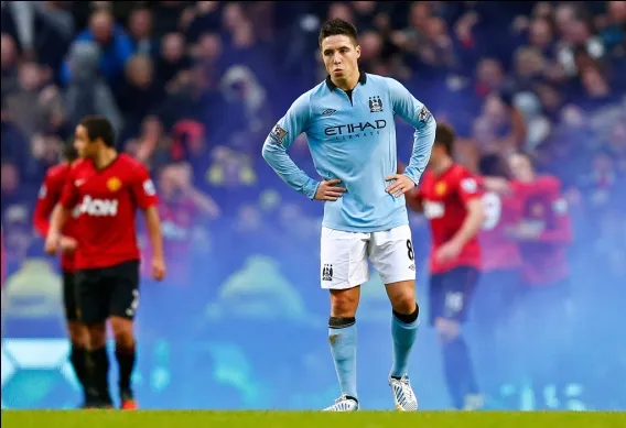 Gary Neville se paie Nasri