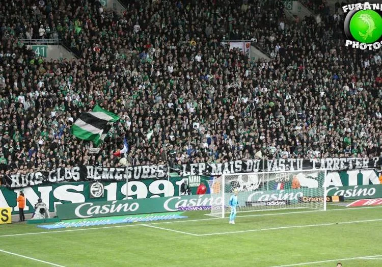 Photo : les ultras soutiennent Bastia
