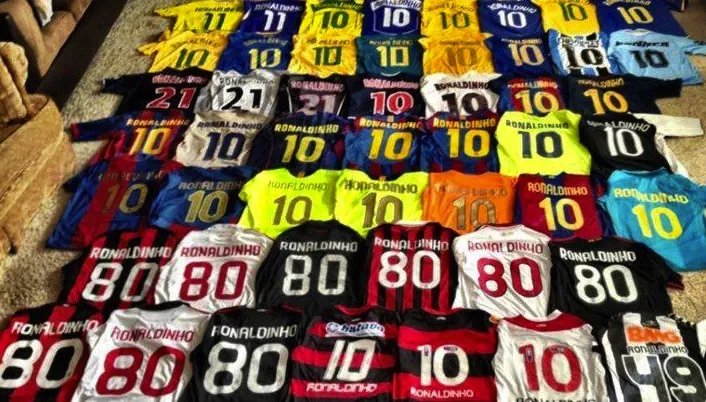 Photo : Tous les maillots de Ronaldinho