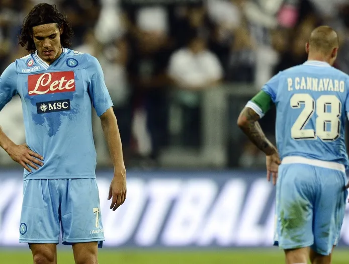 Le Napoli prend deux points, Cannavaro six mois