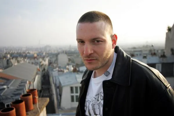 Flynt : «Le foot, c&rsquo;est autre chose qu&rsquo;un compteur qui défile»