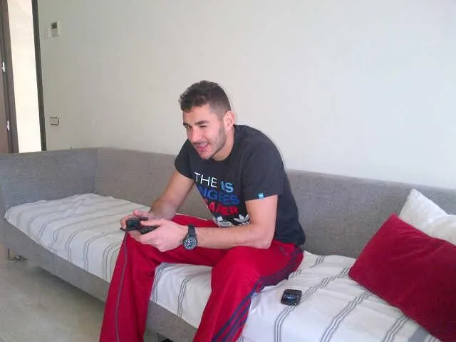 Photo : Benzema le gamer
