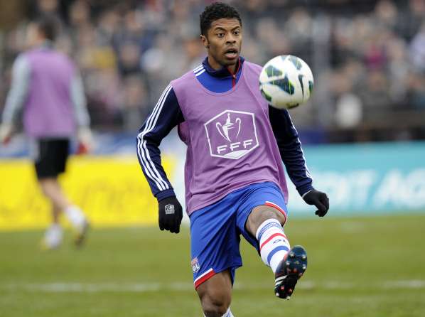 Bastos à Schalke 04 ?