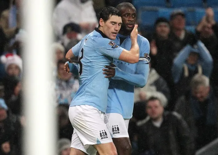 Manchester City maintient la pression