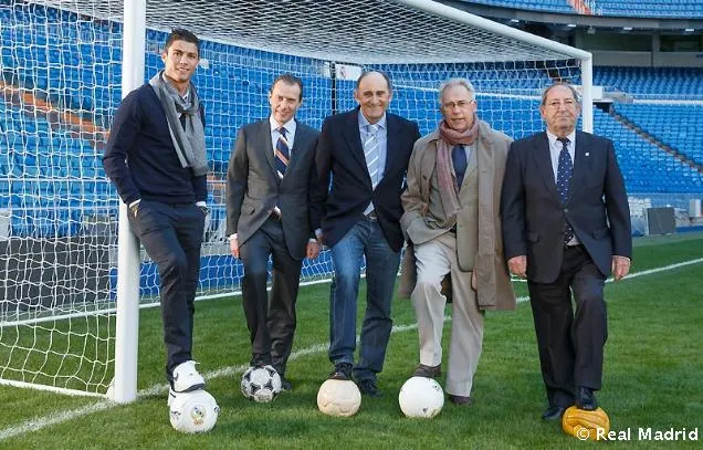Photo : Ronaldo et les légendes du Real
