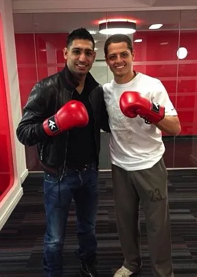 Photo : Chicharito en boxeur