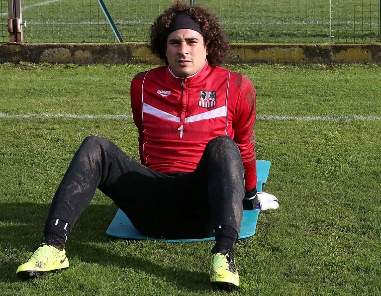 Ochoa pas encore à Liverpool