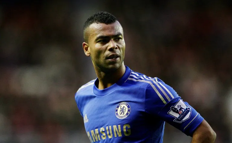 Ashley Cole descend ses attaquants