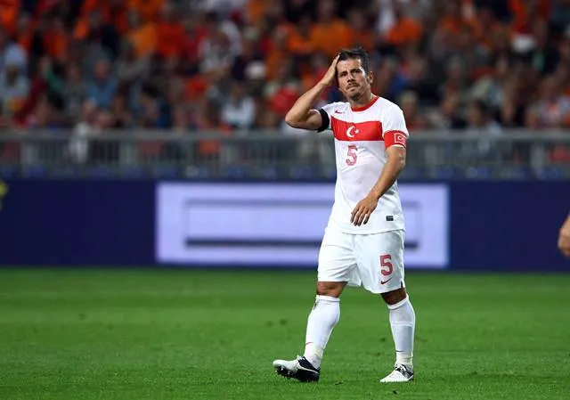 Retour à Fenerbahçe pour Emre ?