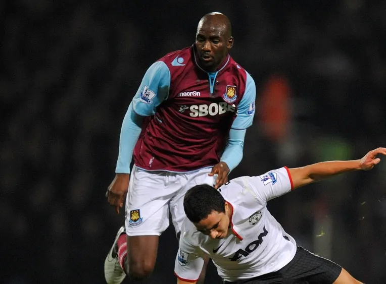 Alou Diarra signe à Rennes