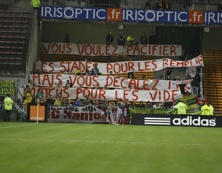 Match à 17h, le Collectif SOS Ligue 2 réagit