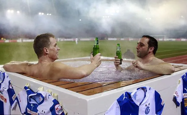Photo : Un jacuzzi au stade