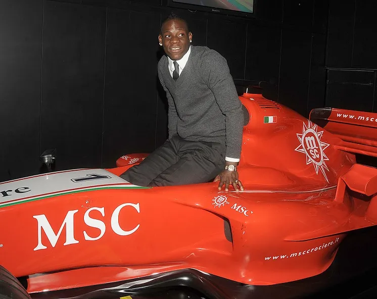 Balotelli répond aux journalistes