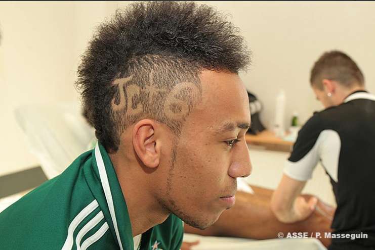 Photo : L&rsquo;hommage d&rsquo;Aubame à Clément