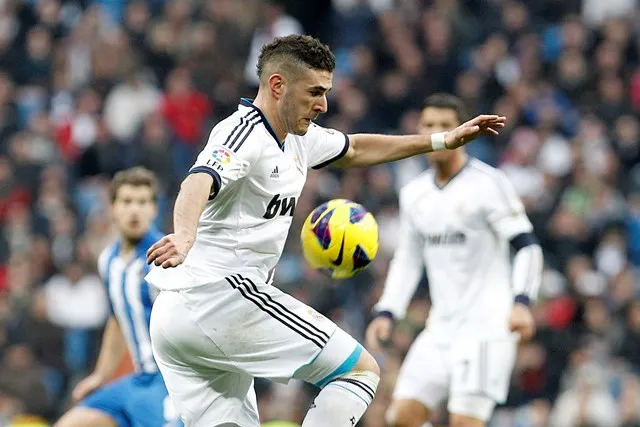 Benzema, toujours prophète en dehors de son pays