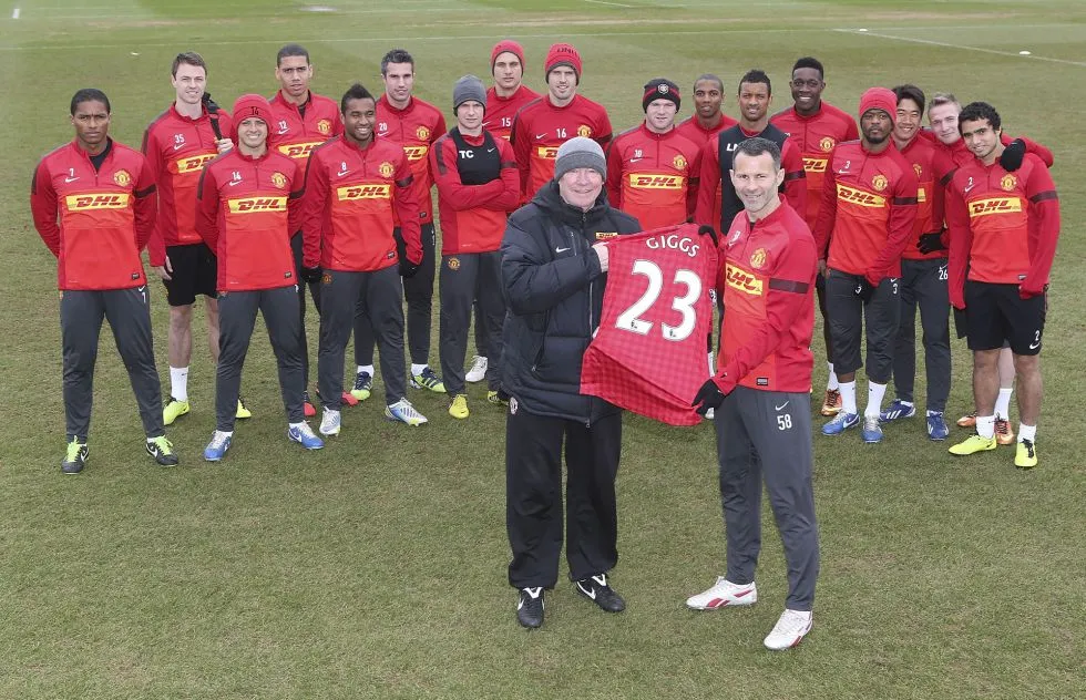 Photo: L&rsquo;hommage de United à Giggs