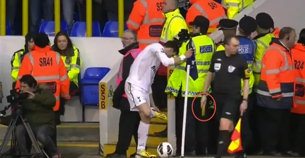 Photo : Le jet de banane contre Bale