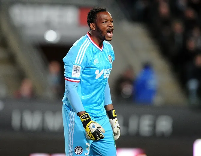 Mandanda, réaliste face aux critiques