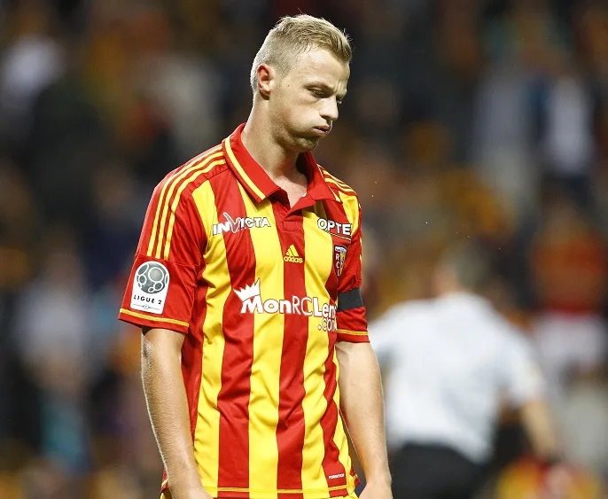 Lens battu chez lui par Nîmes