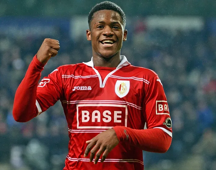 Deux espoirs belges invitent des call-girls