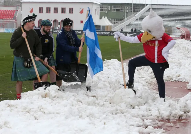 Photo: Les Écossais déblaient le terrain