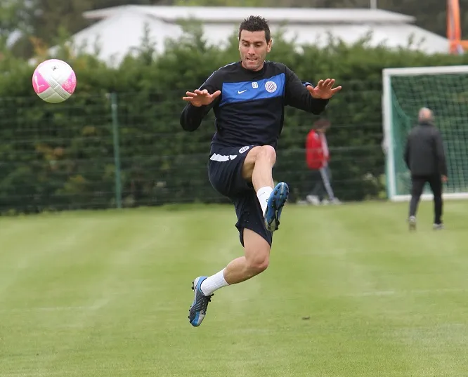 Jeunechamp et le «<span style="font-size:50%">&nbsp;</span>mange-bite<span style="font-size:50%">&nbsp;</span>» Ménès