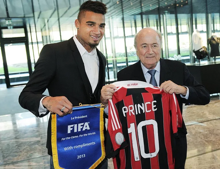 Blatter évoque les problèmes de racisme