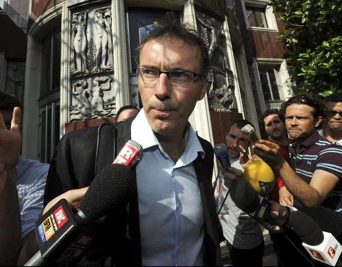 Blanc sort de son silence