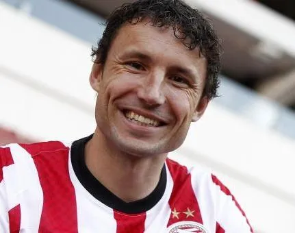 Van Bommel s&rsquo;en va sur un rouge