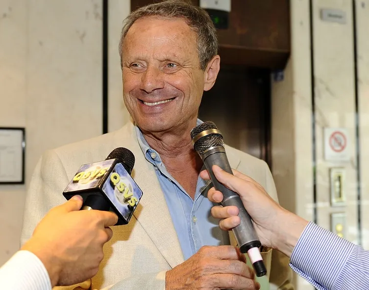 Zamparini se fait Blatter et Platini