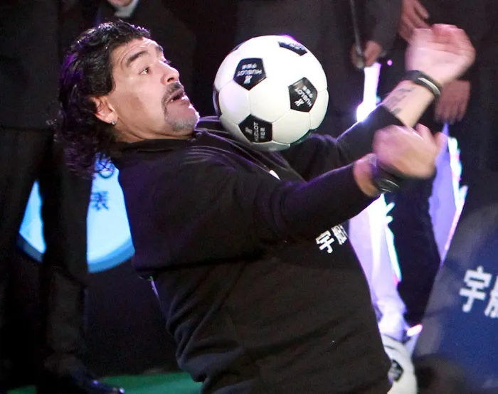 Maradona se frite avec un journaliste