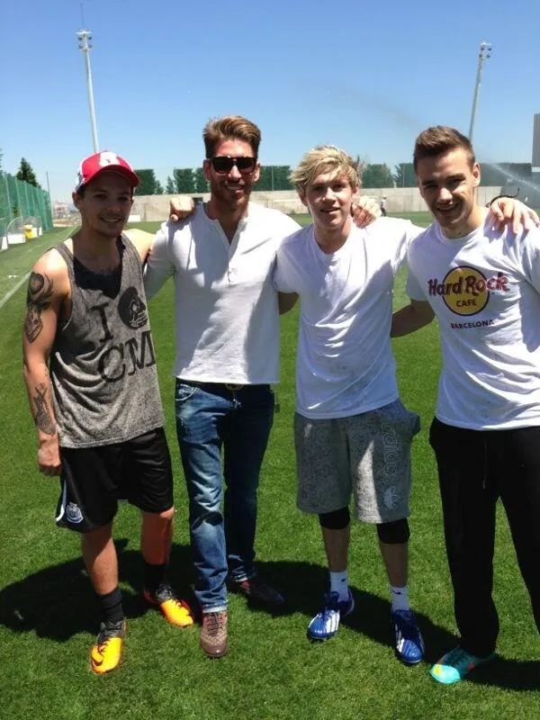 Photo : Ramos avec les One Direction