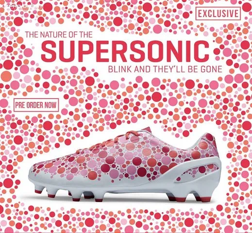 Photo : Les crampons roses de Falcao