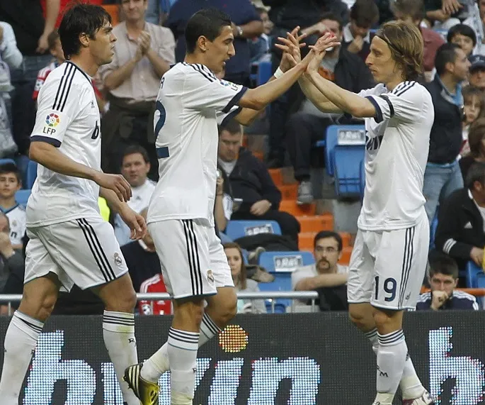 Le Real gagne, le Barça attend