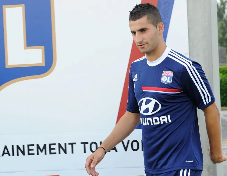 Gonalons en contact avec Naples