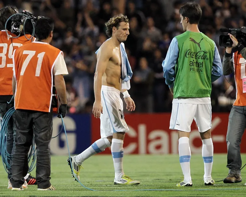 Forlan entraîne l’Uruguay dans sa chute