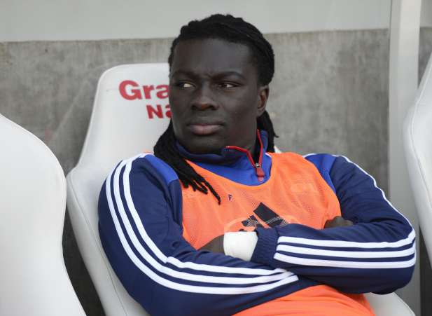 Aulas pousse Gomis vers la sortie