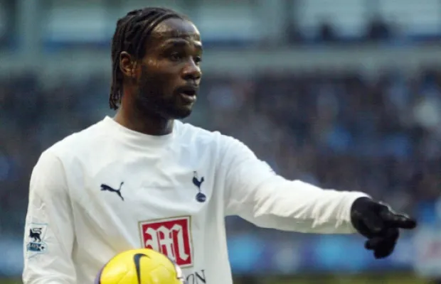 Chimbonda cherche un club